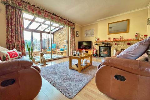 undefined, Garrard Close, Evesham WR11