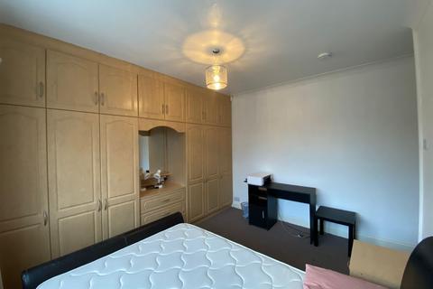 undefined, Hibernia Road, Hounslow TW3