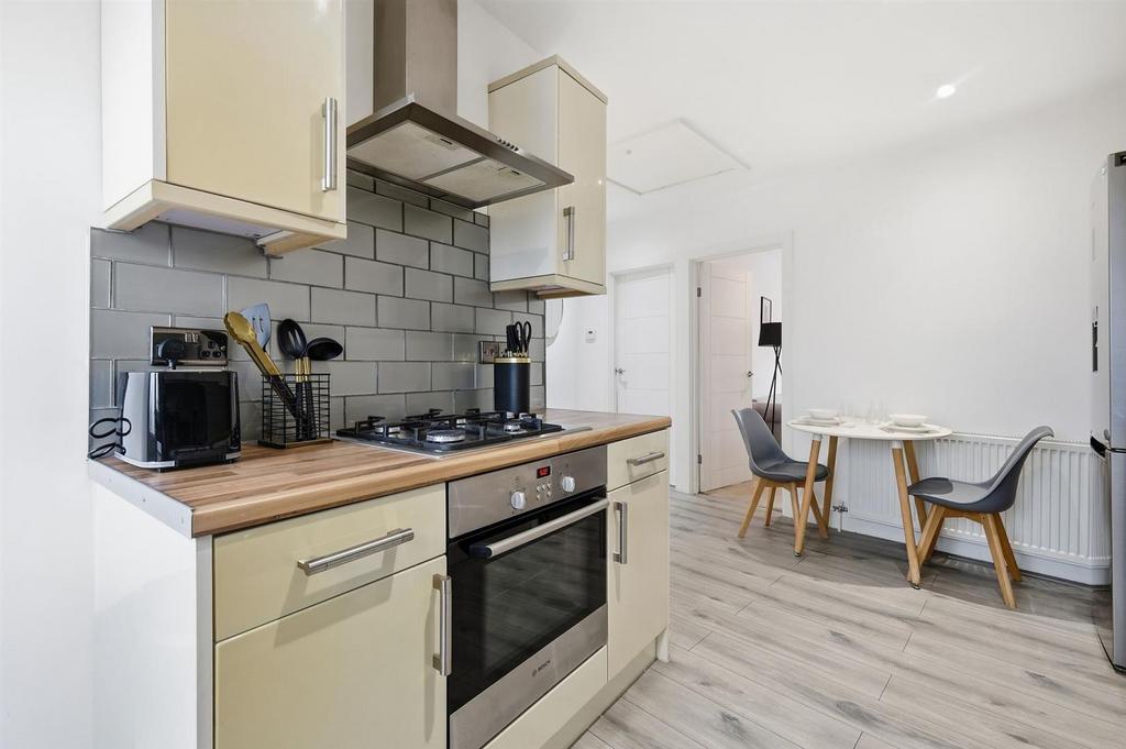 Kitchen 3.jpg