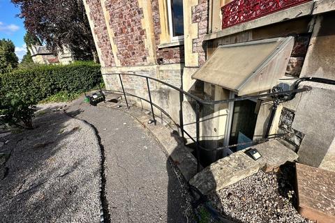 2 bedroom flat to rent, Cotham Park, Bristol BS6