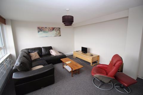2 bedroom flat to rent, Change Way, Salford, M3
