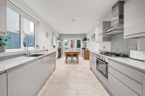 4 bedroom terraced house for sale, Ingatestone Road, Woodford Green, IG8