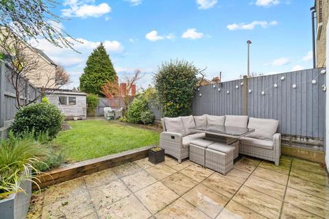 4 bedroom terraced house for sale, Ingatestone Road, Woodford Green, IG8