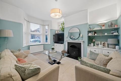 4 bedroom terraced house for sale, Ingatestone Road, Woodford Green, IG8