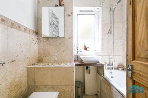 2 bedroom apartment to rent, Pemberton Gardens, Archway, London, N19