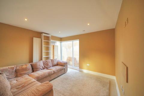 2 bedroom flat to rent, Sambroke Square, Barnet EN4