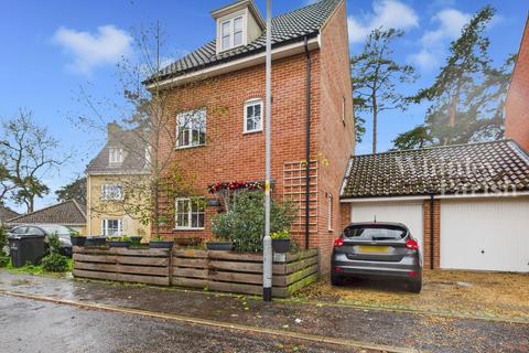 4 bedroom detached house for sale, Hastings Close, Thetford IP24