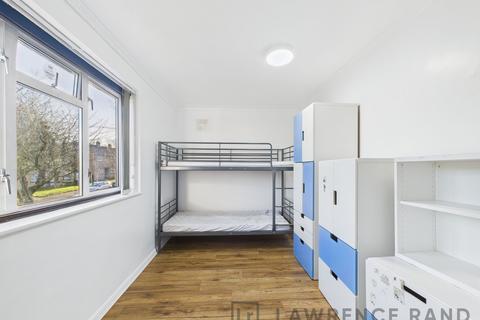 2 bedroom apartment to rent, Harvey Road, Northolt, UB5