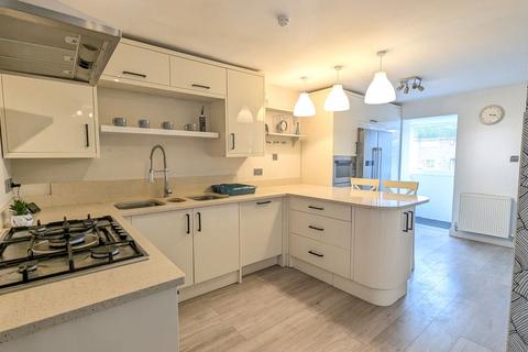 3 bedroom terraced house for sale, Rea Way, Worcester WR2