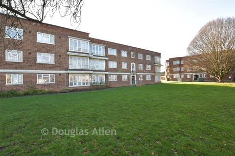 Longbridge Road, Barking IG11