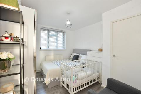 2 bedroom flat for sale, Longbridge Road, Barking IG11
