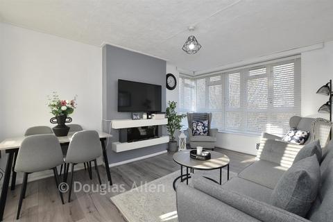 2 bedroom flat for sale, Longbridge Road, Barking IG11