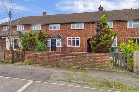 3 bedroom semi-detached house for sale, Dalroy Close, South Ockendon, Essex, RM15