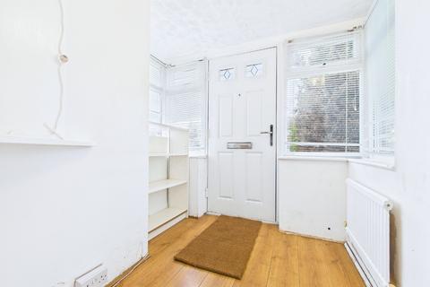 3 bedroom semi-detached house for sale, Dalroy Close, South Ockendon, Essex, RM15