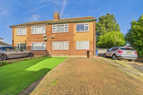 2 bedroom maisonette for sale, Elm Road, Aveley, South Ockendon, Essex, RM15