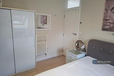 1 bedroom in a house share to rent, Park Avenue, Broadstairs   Kent, CT10