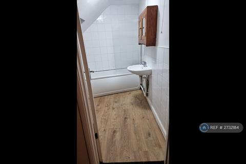 2 bedroom flat to rent, Spalding Road, Gosberton, Spalding, PE11