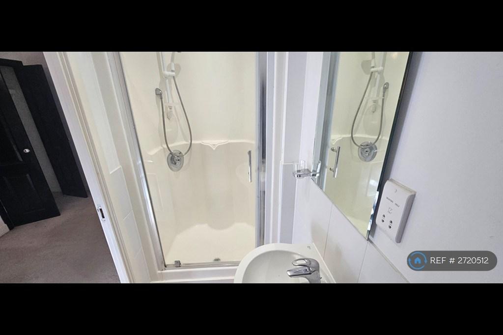 En Suite Bathroom