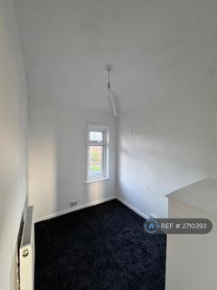 3 bedroom semi-detached house to rent, Westbury Road, Bradford, BD6