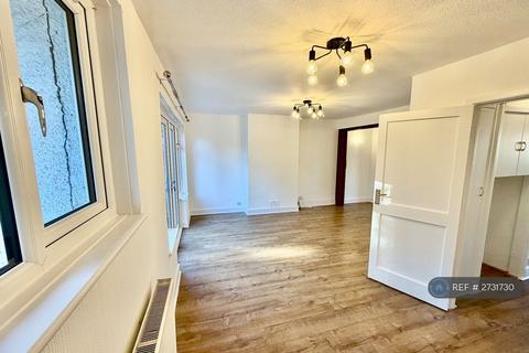 5 bedroom semi-detached house to rent, Wentworth Hill, Wembley, HA9