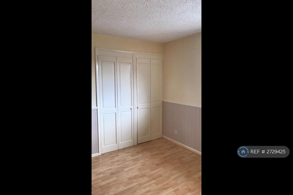 Master Bedroom (2)