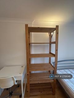 2 bedroom flat to rent, Drummond Street, London, NW1