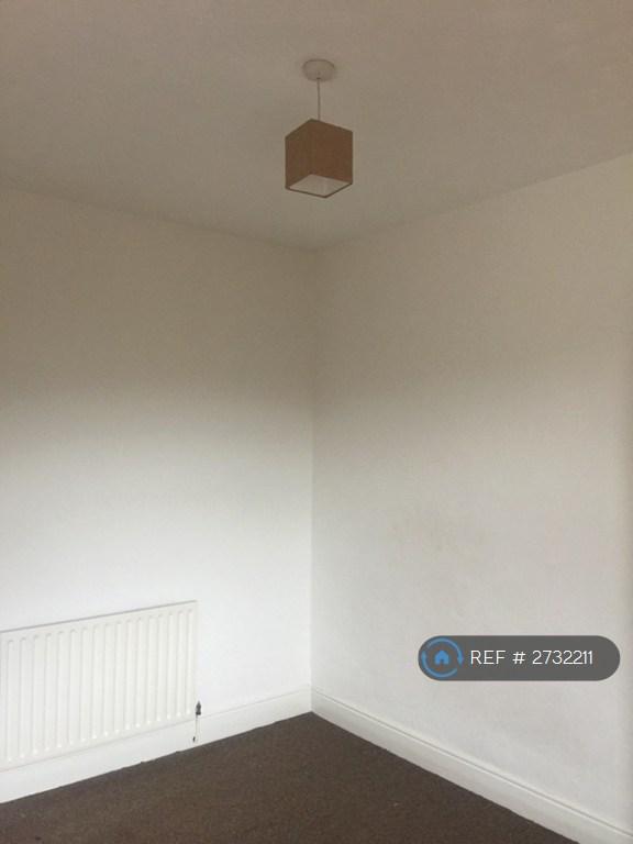 Spacious Double Bedroom: Available