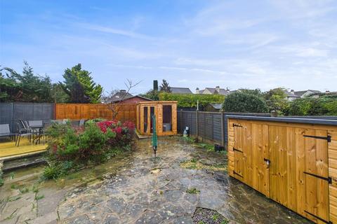 2 bedroom maisonette for sale, Pinemount Road, Hucclecote, Gloucester, Gloucestershire, GL3