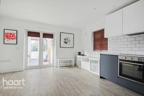 2 bedroom maisonette for sale, Upper Halliford Road, Shepperton