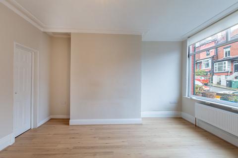 2 bedroom terraced house to rent, Leeds LS4