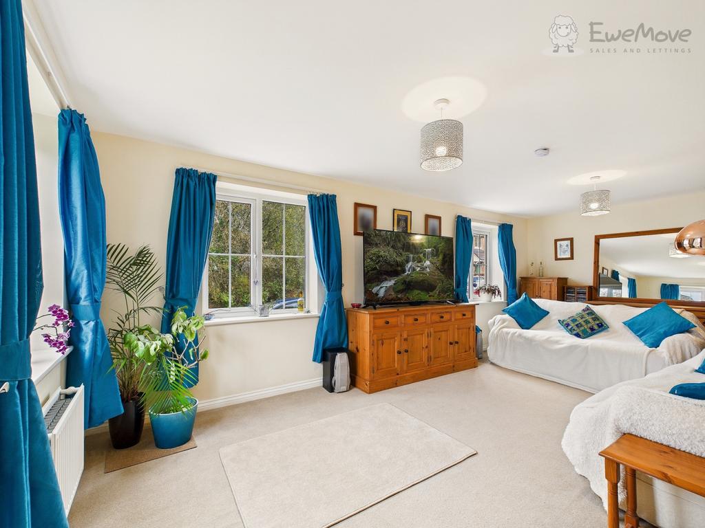 Ewemove south molton lounge