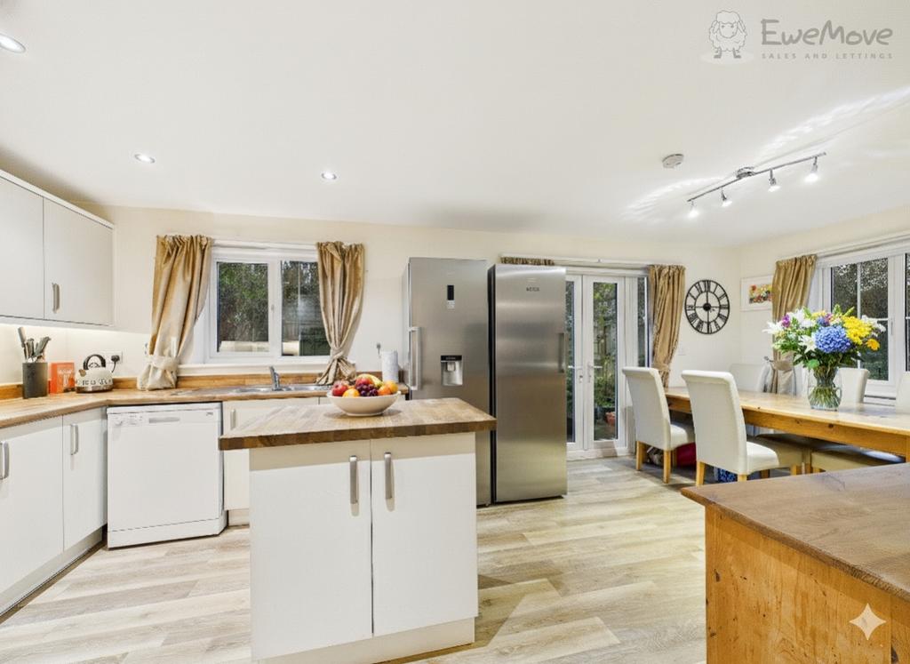Ewemove south molton   kitchen