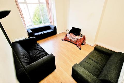 6 bedroom house to rent, Royal Park Avenue, Leeds LS6