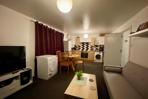 undefined, Mitcham CR4