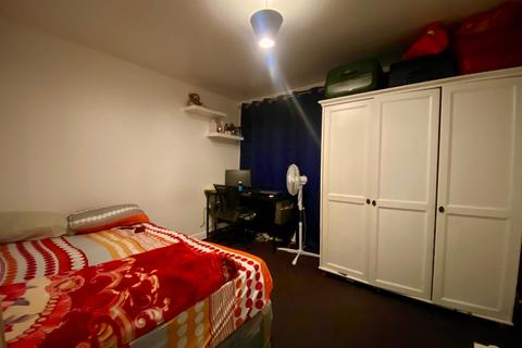 undefined, Mitcham CR4