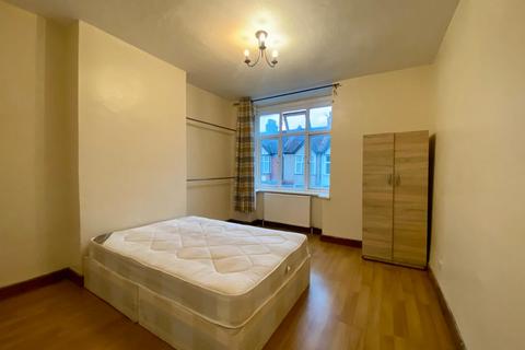 undefined, Mitcham CR4