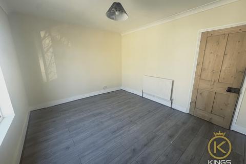 3 bedroom terraced house to rent, Goodwood Road, Southsea