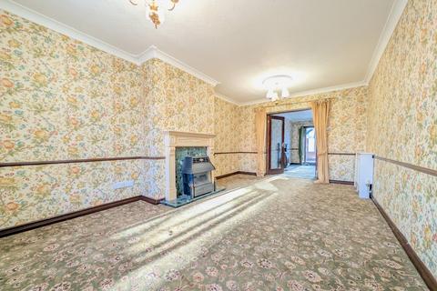 4 bedroom semi-detached house for sale, Denton Close, Grantham