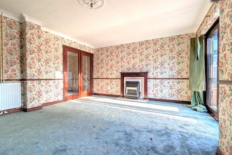 4 bedroom semi-detached house for sale, Denton Close, Grantham