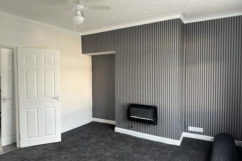 3 bedroom terraced house to rent, Green Lane, Middleton