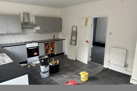 3 bedroom terraced house to rent, Green Lane, Middleton
