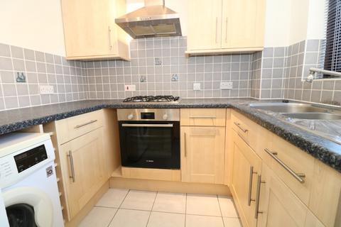 1 bedroom semi-detached house to rent, Lake View