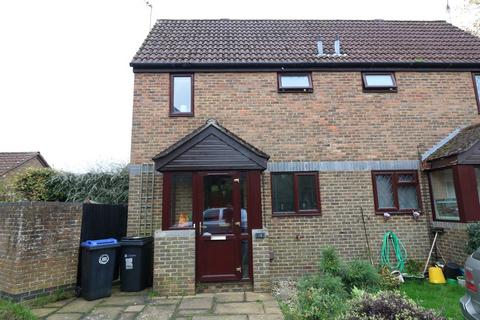 1 bedroom semi-detached house to rent, Lake View