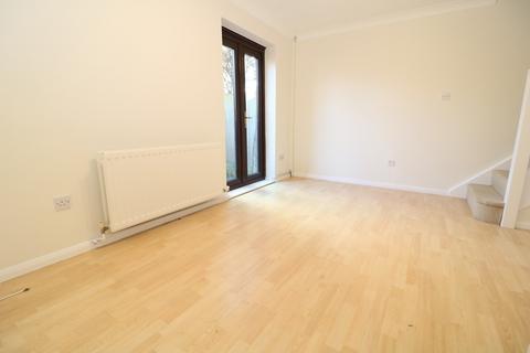 1 bedroom semi-detached house to rent, Lake View