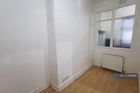 2 bedroom flat to rent, Walker Street, Paisley, PA1
