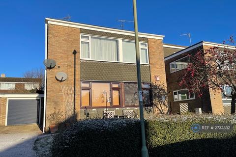 2 bedroom maisonette to rent, Hailstone Road, Basingstoke, RG21