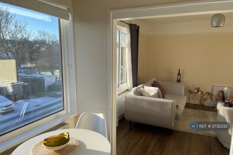 2 bedroom maisonette to rent, Hailstone Road, Basingstoke, RG21