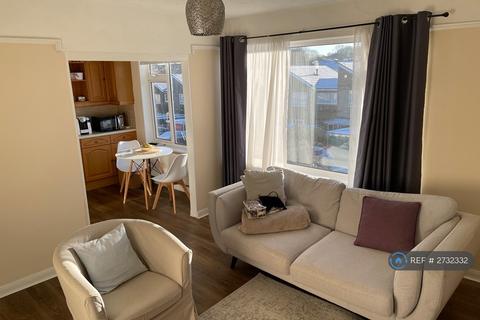 2 bedroom maisonette to rent, Hailstone Road, Basingstoke, RG21