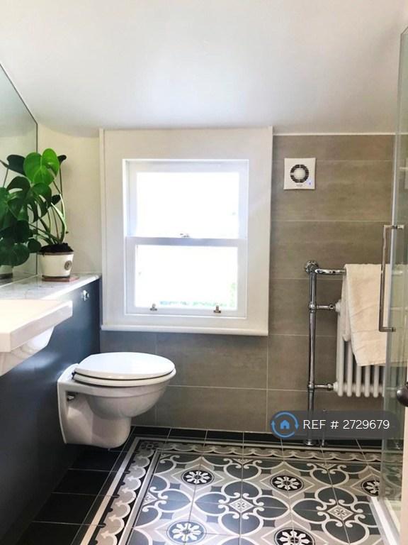 Bathroom 01