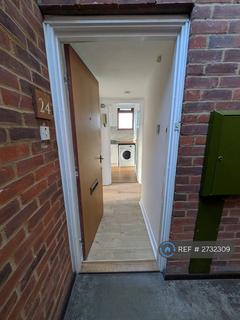 2 bedroom flat to rent, Carlisle Avenue, St. Albans, AL3